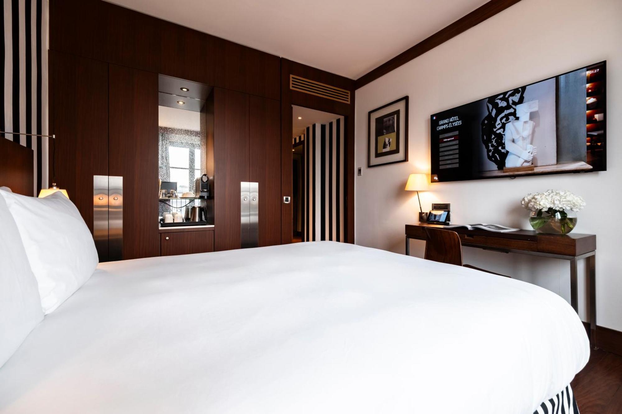 Grand Hotel Champs-Elysees Párizs Kültér fotó